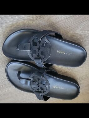 Tory Burch Cloud Black Miller Leather Thong Sandals